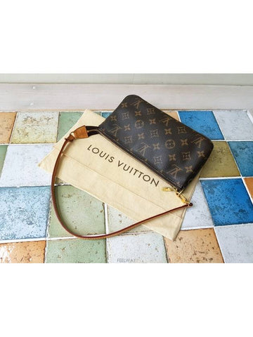 women pouch bag - LOUIS VUITTON - BALAAN 1