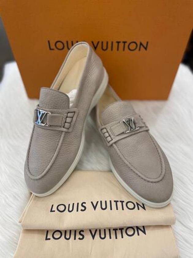 Women s Estate Loafers Gray Size 6 Condition A - LOUIS VUITTON - BALAAN 1