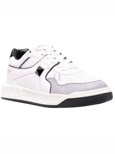 5Y0S0E71 NWN 0N2 5Y2S0E71 One Stud Low Top Sneakers - VALENTINO - BALAAN 1