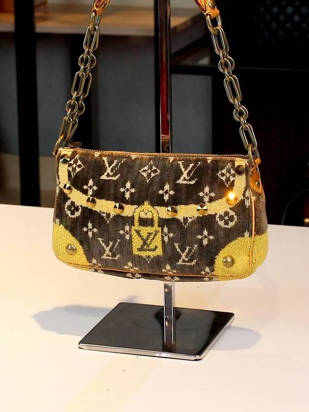 Pochette Accessory Shoulder Bag M58009 - LOUIS VUITTON - BALAAN 3