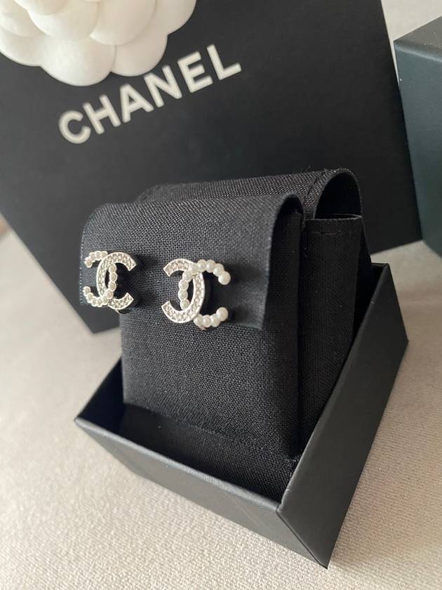 CC logo earrings pearl crystal clip type earrings silver ABD651 - CHANEL - BALAAN 3