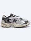 725v1 Low-Top Sneakers Grey Black - NEW BALANCE - BALAAN 3