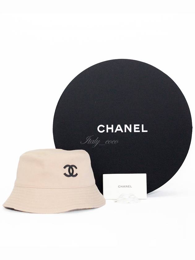 CC logo reversible doublesided bucket hat beige AA9255 B13542 NP711 - CHANEL - BALAAN 1