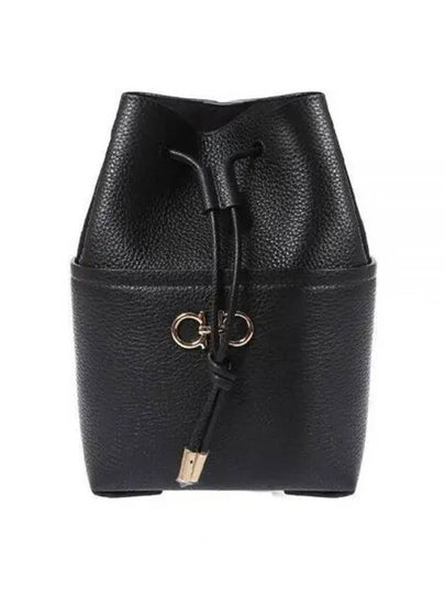 Grained Leather Gancini Mini Bucket Bag Black - SALVATORE FERRAGAMO - BALAAN 2