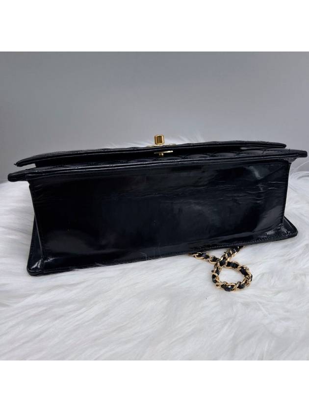 Patent chain cross bag black - CHANEL - BALAAN 8