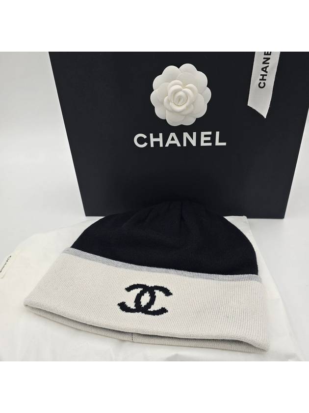 Beanie Winter Hat White Black Unisex AAA629 - CHANEL - BALAAN 6