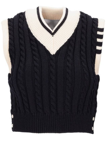 CLASSIC BABY CABLE STITCH CROPPED V NECK PULLOVER VEST IN MERINO WOOL W/ 4 BAR STRIPE - THOM BROWNE - BALAAN 1