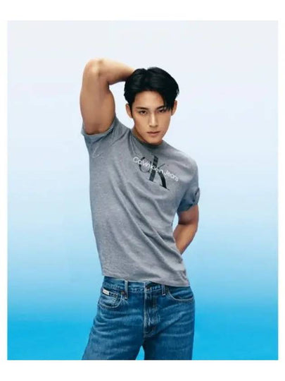 JEANS Mingyu wearing men s signature 90s straight fit mid blue denim 40EM712 587 - CALVIN KLEIN - BALAAN 2