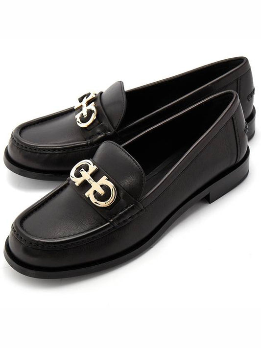 Women's Ofelia Gancini Ornament Loafer Black - SALVATORE FERRAGAMO - BALAAN 2