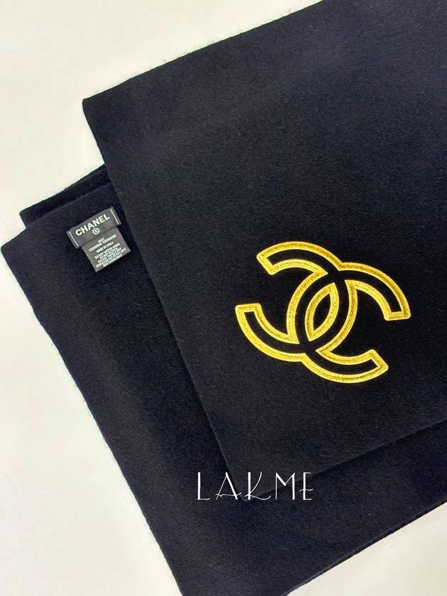 Gold CC Logo Cashmere Women Muffler Scarf AA7628 - CHANEL - BALAAN 4