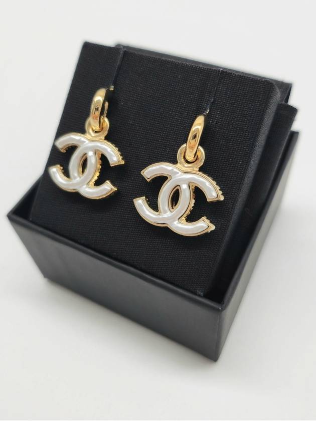 CC logo drop earrings gold white - CHANEL - BALAAN 5