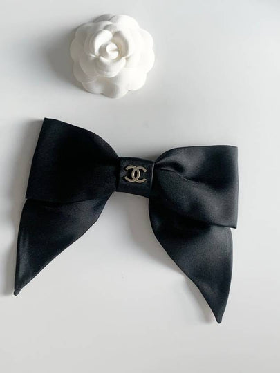 CC Logo Silk Ribbon Hairpin Black - CHANEL - BALAAN 2