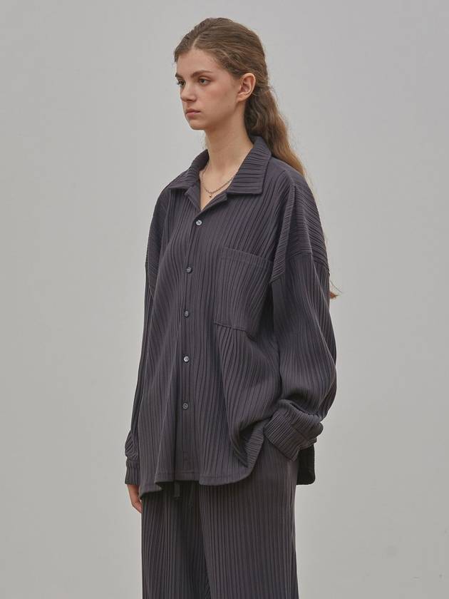 RYUL+WAI: Pleated Set-up Shirt Charcoal - RYUL+WAI: - BALAAN 1