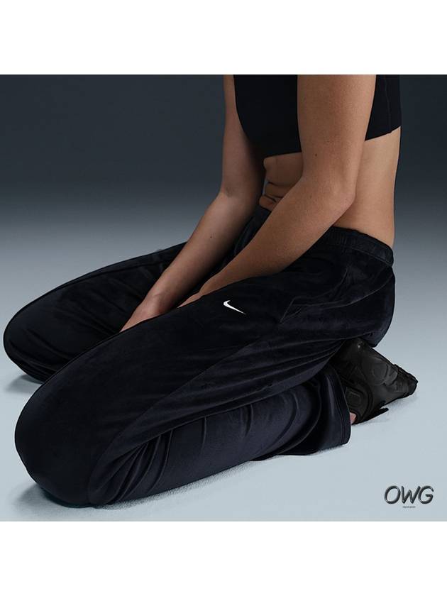 Sportswear Chill Knit Mid-Rise Velour Track Pants Black - NIKE - BALAAN 6