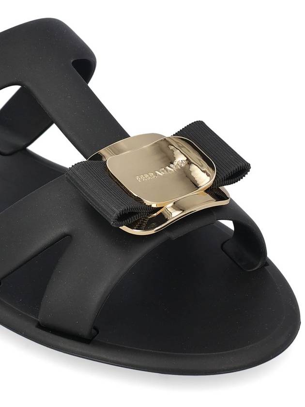 Salvatore Ferragamo Sandals Black - SALVATORE FERRAGAMO - BALAAN 4