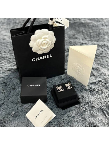 CC logo diamante ribbon earrings - CHANEL - BALAAN 1