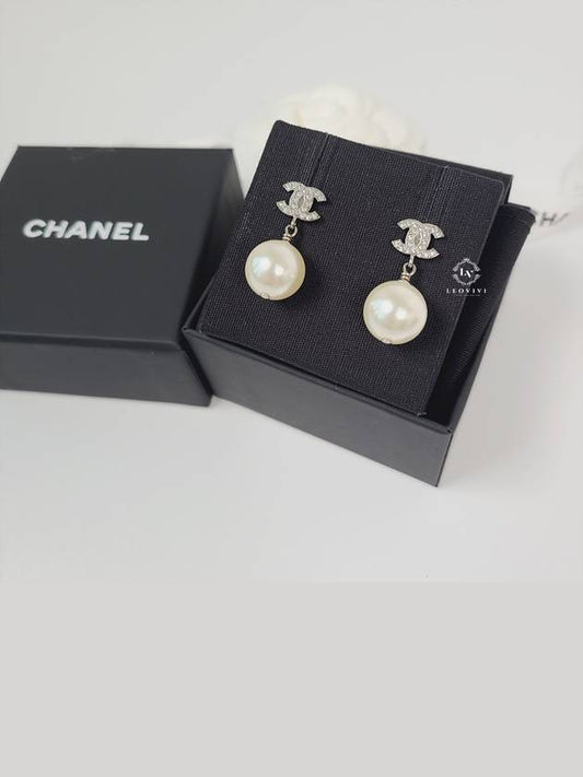 Metal Glass Strass Pearly White Earrings Silver - CHANEL - BALAAN 2