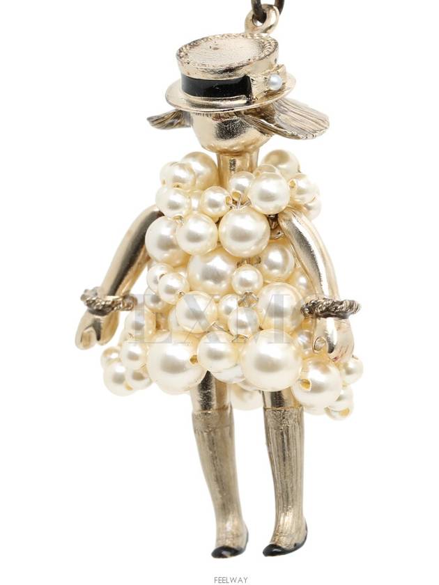 Coco Madame Mademoiselle CC logo doll brooch pearl - CHANEL - BALAAN 5