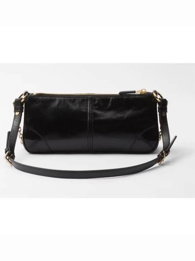 Re-Edition 2002 Medium Leather Shoulder Bag Black - PRADA - BALAAN 4