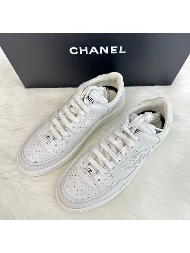 CC logo Chapos women s sneakers white - CHANEL - BALAAN 2