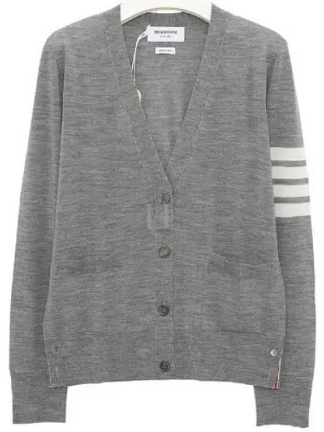 Sustainable Fine Merino Wool 4-Bar Relaxed Fit V-Neck Cardigan Light Grey - THOM BROWNE - BALAAN 2