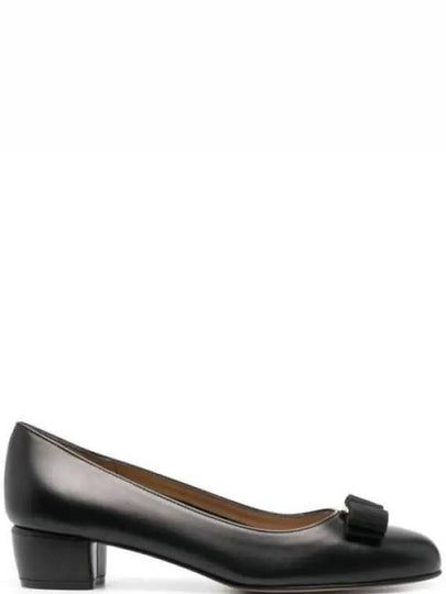 Women's Vara Pumps Black - SALVATORE FERRAGAMO - BALAAN 2