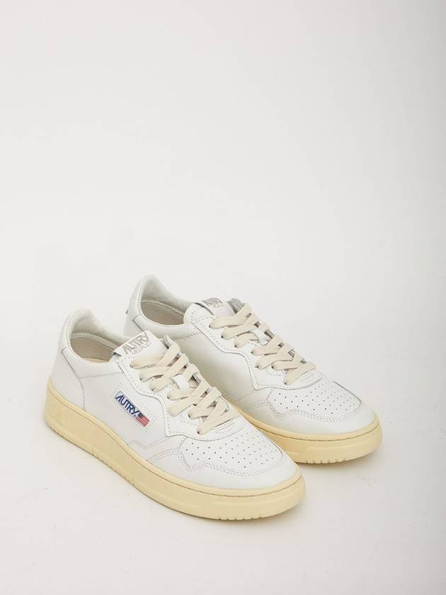 Medalist Leather Low Top Sneakers White - AUTRY - BALAAN 6