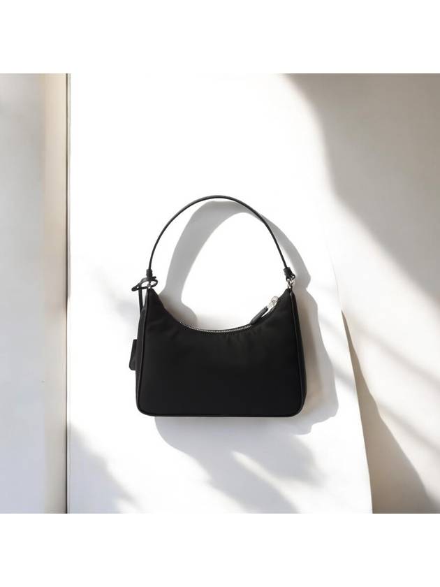 Re-Edition 2005 Saffiano Trimming Re-Nylon Shoulder Bag Black - PRADA - BALAAN 4