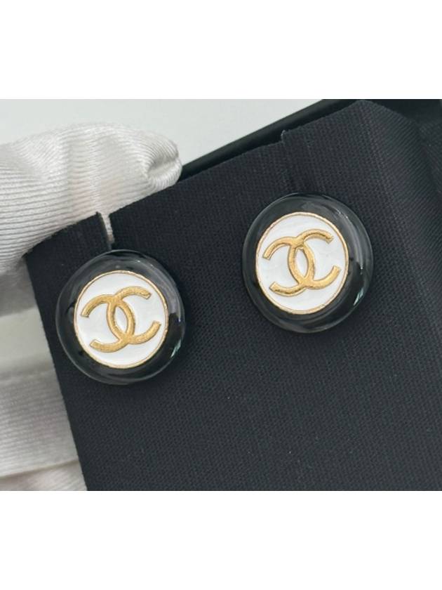 CC Logo Earrings White Black - CHANEL - BALAAN 3