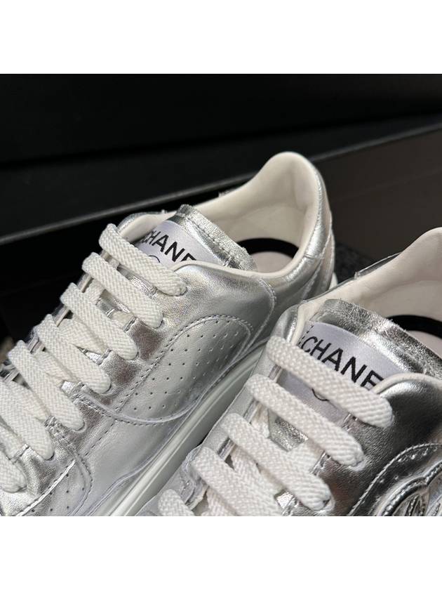 Women's Sneakers Silver Force CC Logo - CHANEL - BALAAN 6