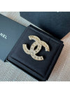 Classic CC logo pearl brooch gold A64762 - CHANEL - BALAAN 9