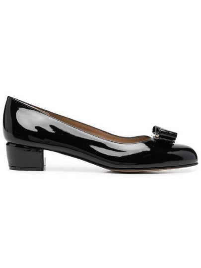 Vara Bow Patent Pumps Black - SALVATORE FERRAGAMO - BALAAN 2