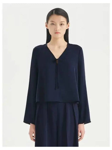 Women s Silk Geomatic Geometric Logo Tie V neck Crop Blouse Shirt Nocturne Navy Domestic Product GM0023112219567 - THEORY - BALAAN 1