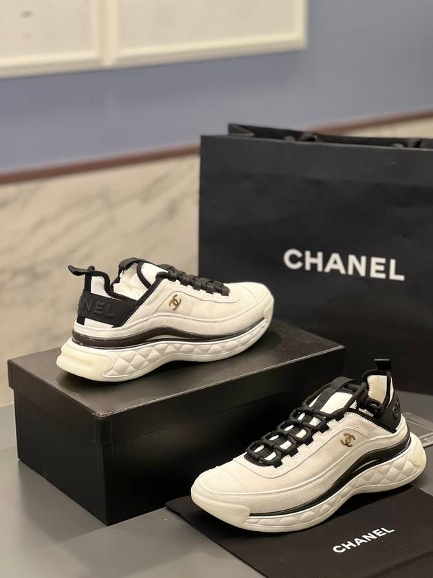 Mixed Fibers Velvet Calfskin Low Top Sneakers Ivory - CHANEL - BALAAN 2