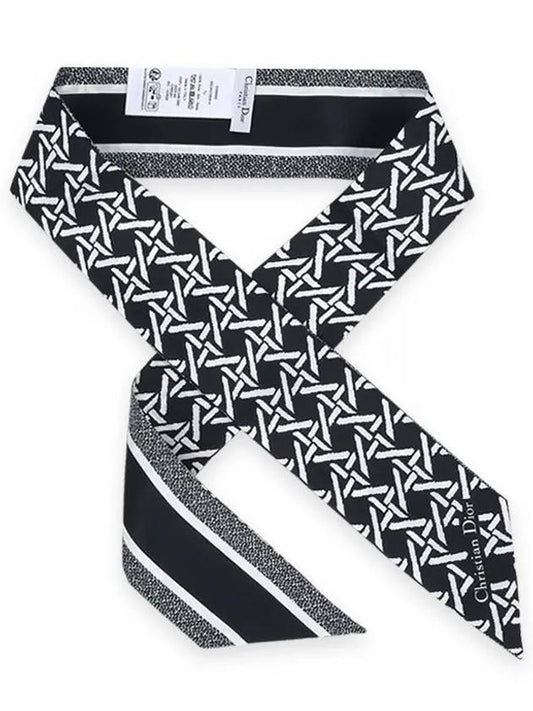 Graphic Cannage Micha Scarf Black White 45CAN106I614 C989 - DIOR - BALAAN 1