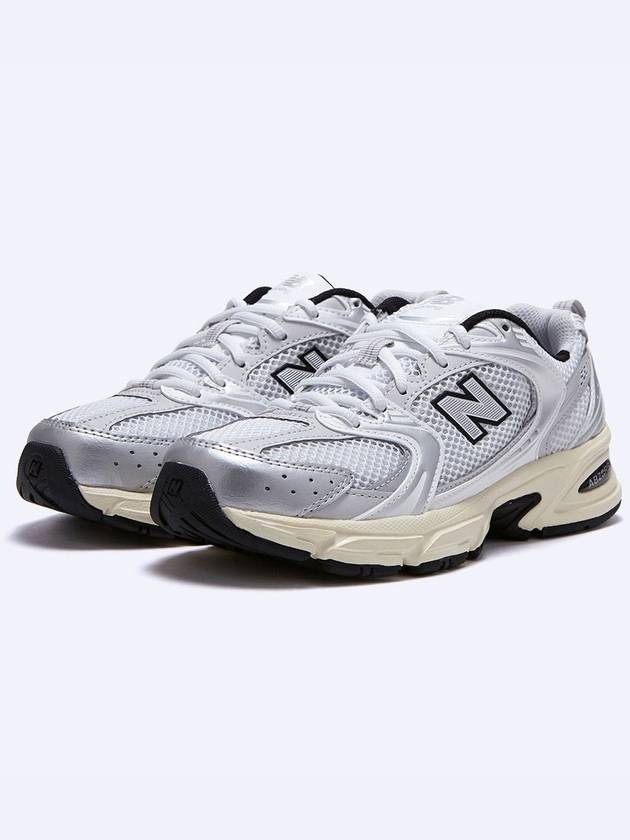 530 Sneakers White Silver - NEW BALANCE - BALAAN 2