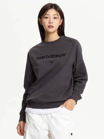 NBNCE41803 UNI ESS Lettering Sweatshirt CHARCOAL - NEW BALANCE - BALAAN 1