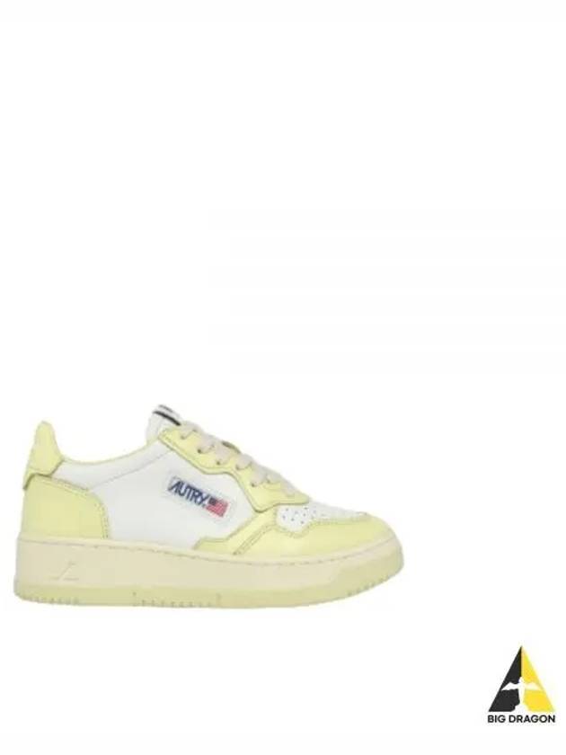 Women's Medalist Bi-Color Low-Top Sneakers Yellow - AUTRY - BALAAN 2