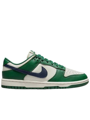 Women's Dunk Low Top Sneakers Green Midnight Navy - NIKE - BALAAN 1