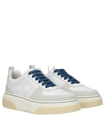 Men s Sneakers CASSINA LOW BIANCO 0758147 - SALVATORE FERRAGAMO - BALAAN 1