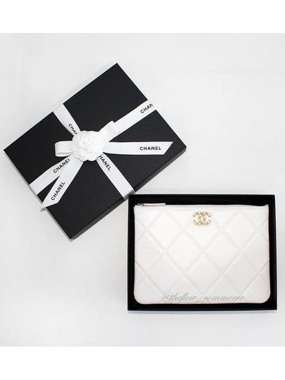 19 Medium Lambskin Clutch Bag White - CHANEL - BALAAN 2