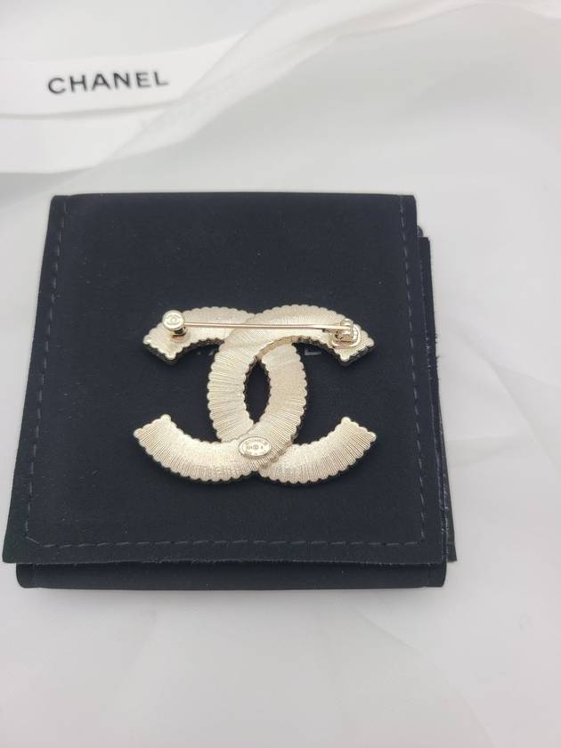 cc logo champagne gold brooch - CHANEL - BALAAN 3