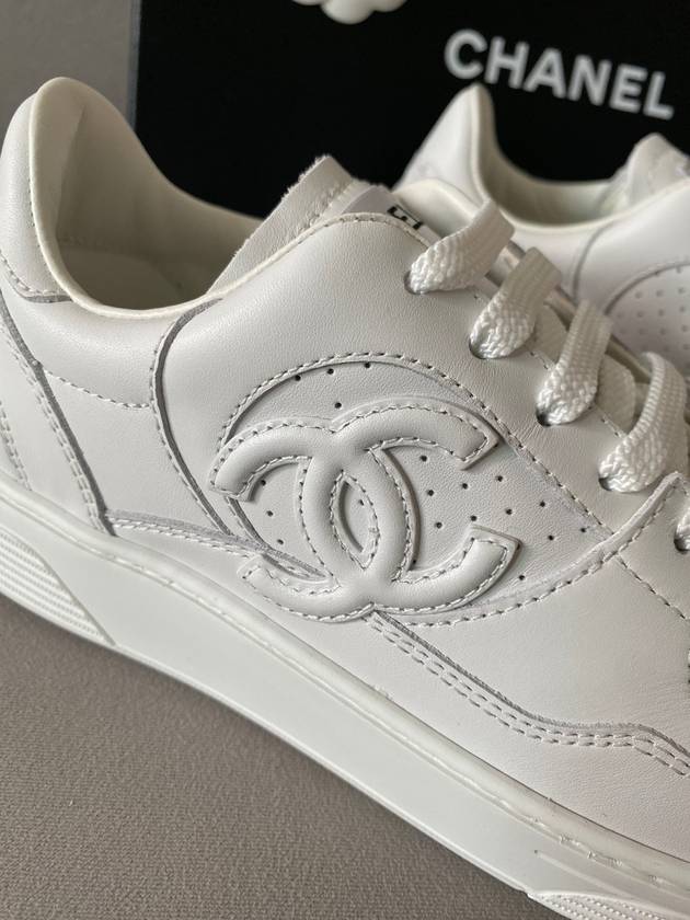 CC Logo Calfskin Low Top Sneakers White - CHANEL - BALAAN 7