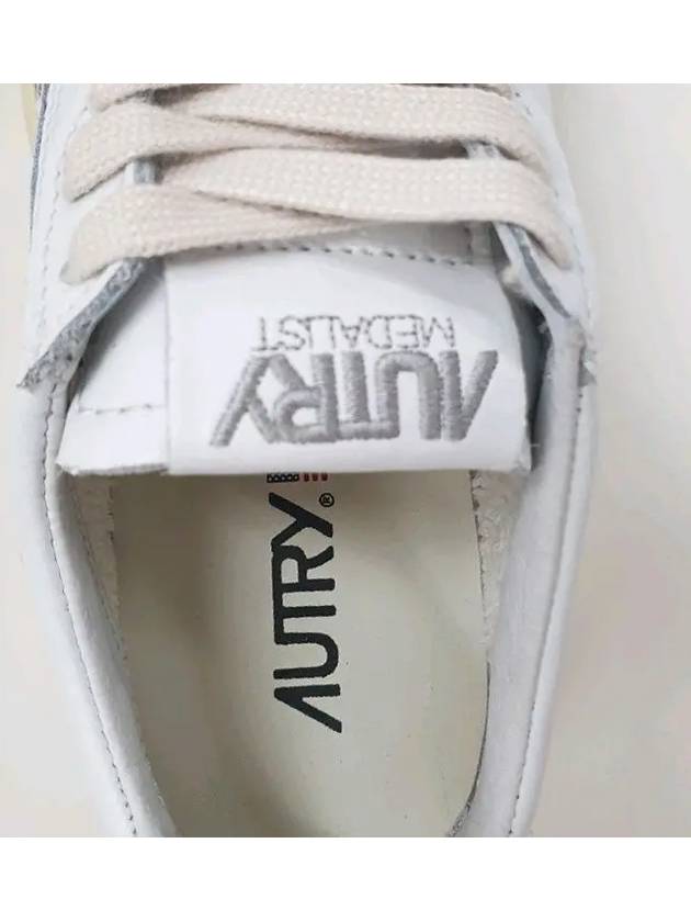 Medalist Leather Low Top Sneakers White - AUTRY - BALAAN 8