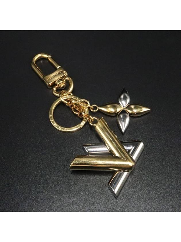 Women s Louis Vuitton M68197 LV Twist Bag Charm Key Holder gt Gangbuk used luxury goods - LOUIS VUITTON - BALAAN 1