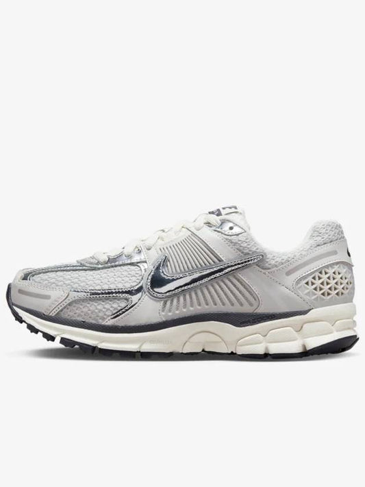 Zoom Vomero 5 Sneakers Photon Dust and Metallic Silver - NIKE - BALAAN 2