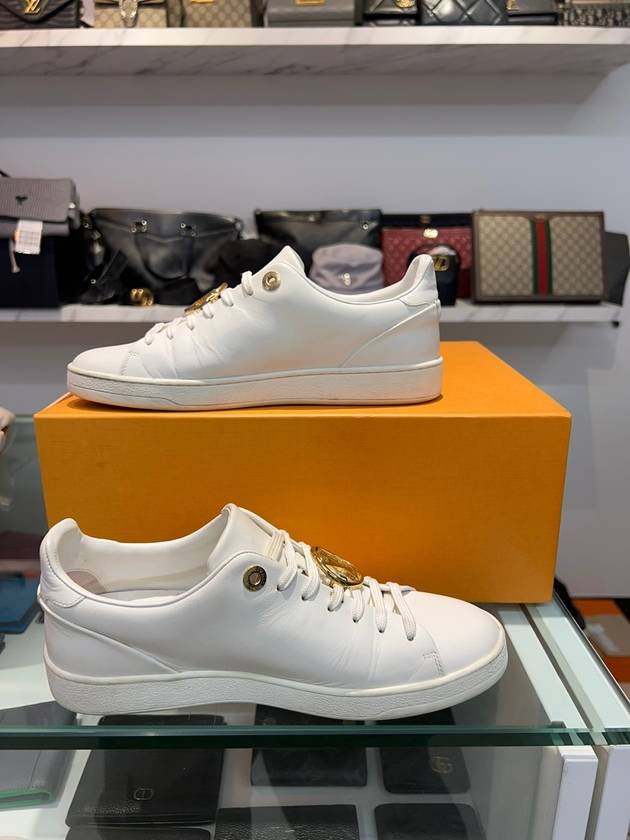 37 Front Row Women Sneakers White - LOUIS VUITTON - BALAAN 2