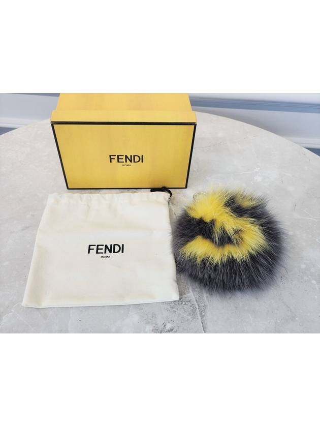 female guitar - FENDI - BALAAN 4