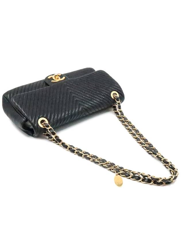 Women s Chanel Black COCO Logo Chevron Medium Calfskin Chain Shoulder Bag 21st Unit gt Gangbuk used luxury goods - CHANEL - BALAAN 6