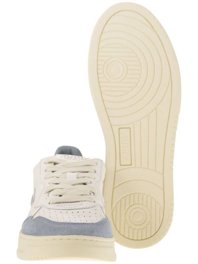 MEDALIST LOW - White leather and suede sneakers in powder - AUTRY - BALAAN 5